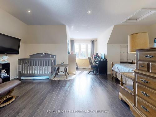 355 Giddings Cres, Milton, ON - Indoor Photo Showing Bedroom