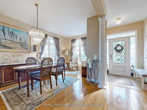 355 Giddings Cres, Milton, ON - Indoor Photo Showing Dining Room