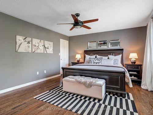 3258 Munson Cres, Burlington, ON - Indoor Photo Showing Bedroom