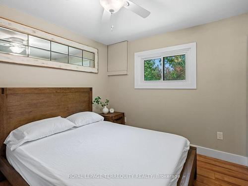 170 Sturgeon Glen Rd, Kawartha Lakes, ON - Indoor Photo Showing Bedroom