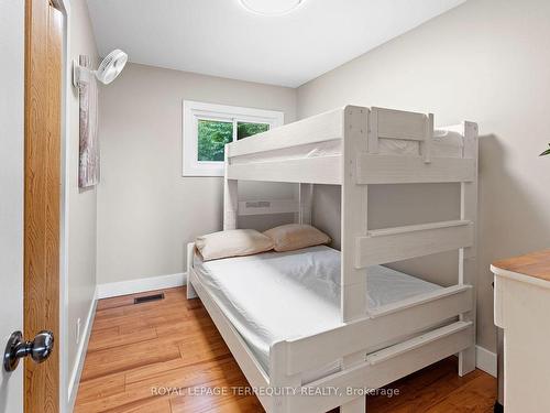 170 Sturgeon Glen Rd, Kawartha Lakes, ON - Indoor Photo Showing Bedroom