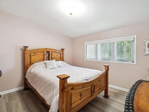 Master bedroom - 21 Rue St-Jacques E., Sainte-Thérèse, QC - Indoor Photo Showing Bedroom