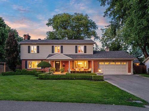 Frontage - 15 Cours Laurier, Beaconsfield, QC - Outdoor With Deck Patio Veranda With Facade