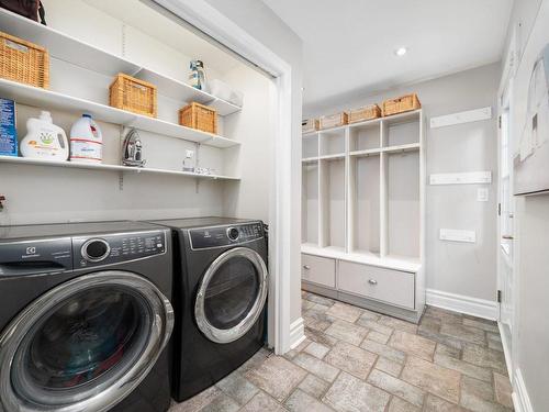 Salle de lavage - 15 Cours Laurier, Beaconsfield, QC - Indoor Photo Showing Laundry Room