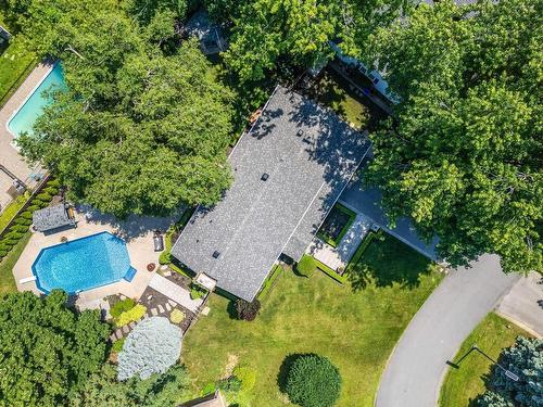 Photo aÃ©rienne - 15 Cours Laurier, Beaconsfield, QC - Outdoor With In Ground Pool With View