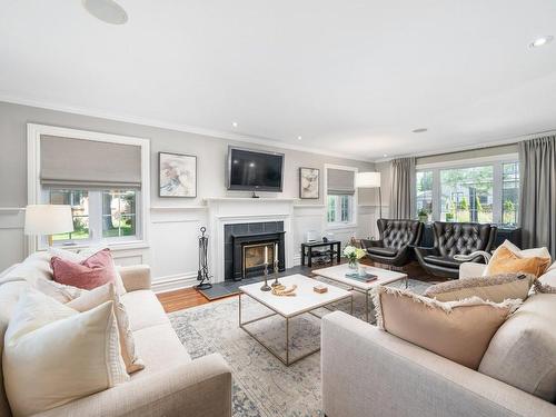 Salon - 15 Cours Laurier, Beaconsfield, QC - Indoor Photo Showing Living Room With Fireplace