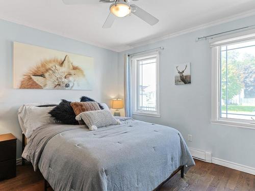 Master bedroom - 220 Rue Berger, Saint-Constant, QC - Indoor Photo Showing Bedroom