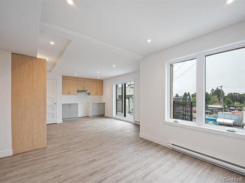 Overall view - 9409 Av. Larose, Montréal (Villeray/Saint-Michel/Parc-Extension), QC - Indoor