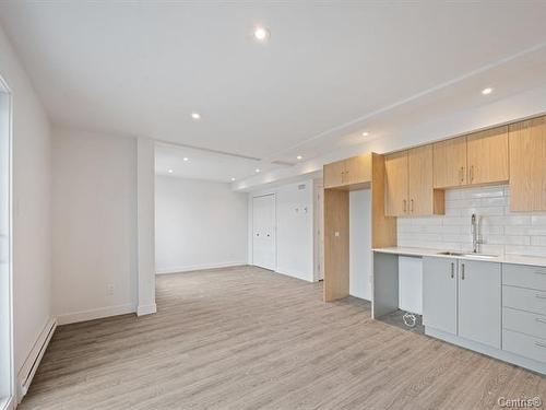 Overall view - 9409 Av. Larose, Montréal (Villeray/Saint-Michel/Parc-Extension), QC - Indoor Photo Showing Kitchen