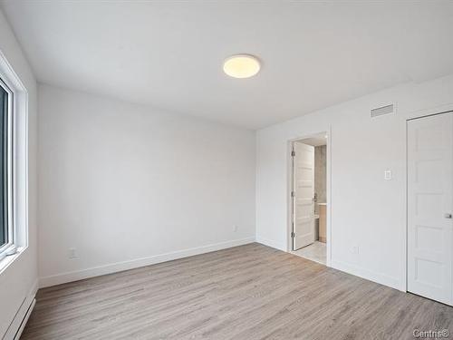 Bedroom - 9409 Av. Larose, Montréal (Villeray/Saint-Michel/Parc-Extension), QC - Indoor Photo Showing Other Room