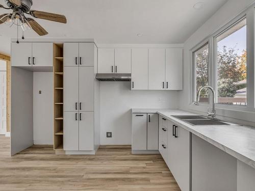 Cuisine - 1419 Boul. Jean-Talon E., Québec (Charlesbourg), QC - Indoor Photo Showing Kitchen With Double Sink