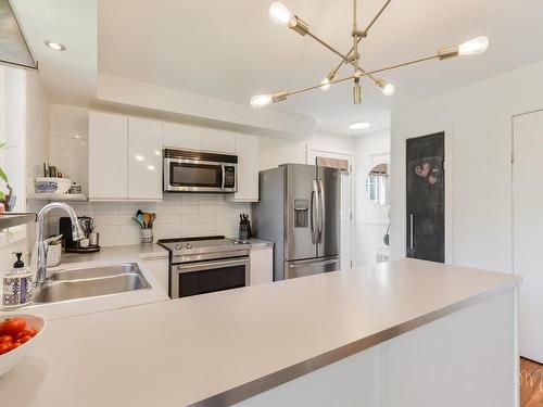 Cuisine - 186 Rue Delorme, Rosemère, QC - Indoor Photo Showing Kitchen With Double Sink