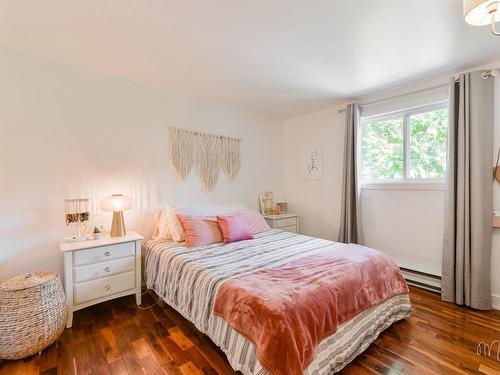 Chambre Ã Â coucher - 186 Rue Delorme, Rosemère, QC - Indoor Photo Showing Bedroom