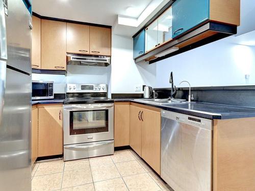 Cuisine - 3453 Rue Ste-Famille, Montréal (Le Plateau-Mont-Royal), QC - Indoor Photo Showing Kitchen With Double Sink