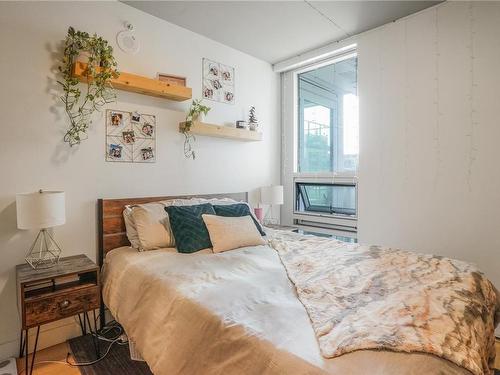 216-989 Johnson St, Victoria, BC - Indoor Photo Showing Bedroom