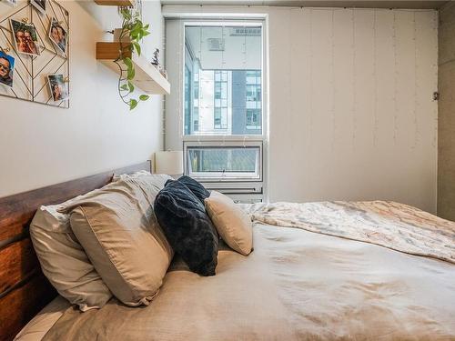 216-989 Johnson St, Victoria, BC - Indoor Photo Showing Bedroom