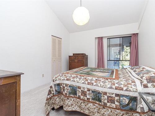 419-1005 Mckenzie Ave, Saanich, BC - Indoor Photo Showing Bedroom