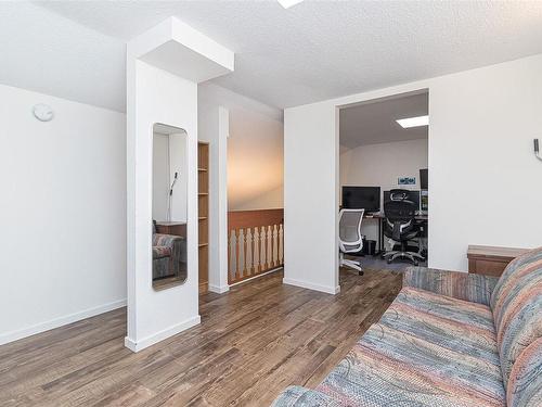 419-1005 Mckenzie Ave, Saanich, BC - Indoor