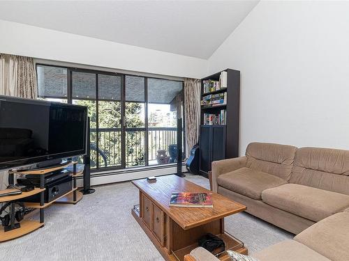 419-1005 Mckenzie Ave, Saanich, BC - Indoor Photo Showing Living Room