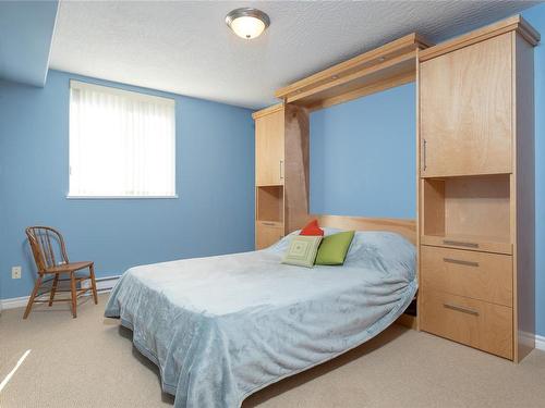 105-1225 Fort St, Victoria, BC - Indoor Photo Showing Bedroom