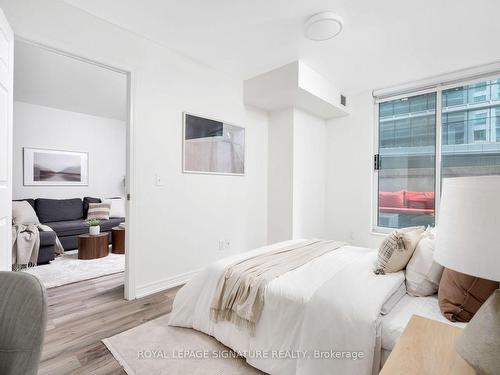 309-30 Grand Trunk Cres, Toronto, ON - Indoor Photo Showing Bedroom