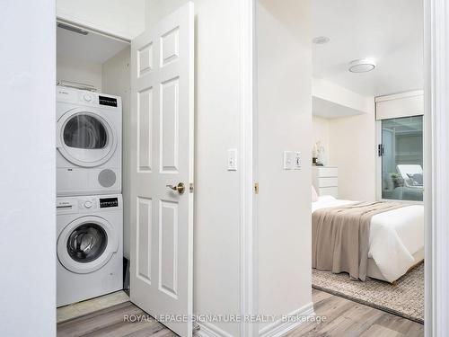 309-30 Grand Trunk Cres, Toronto, ON - Indoor Photo Showing Laundry Room