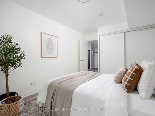 309-30 Grand Trunk Cres, Toronto, ON - Indoor Photo Showing Bedroom