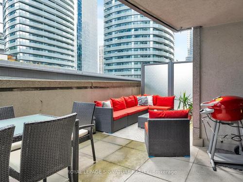 309-30 Grand Trunk Cres, Toronto, ON - Outdoor