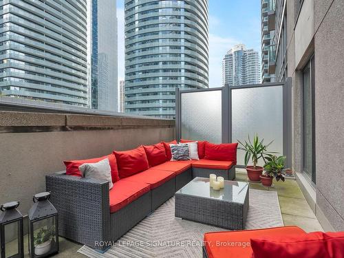 309-30 Grand Trunk Cres, Toronto, ON - Outdoor