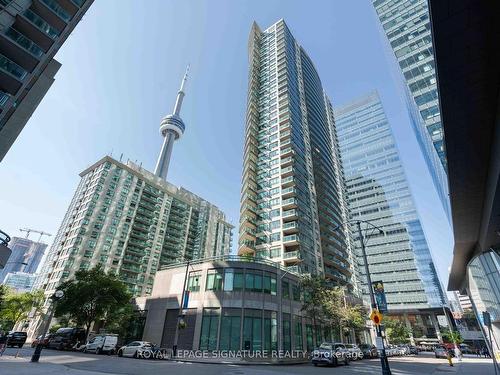 309-30 Grand Trunk Cres, Toronto, ON - Outdoor With Facade