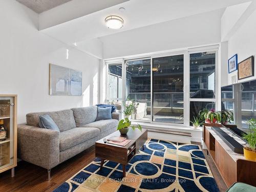 333-1030 King St W, Toronto, ON - Indoor Photo Showing Living Room