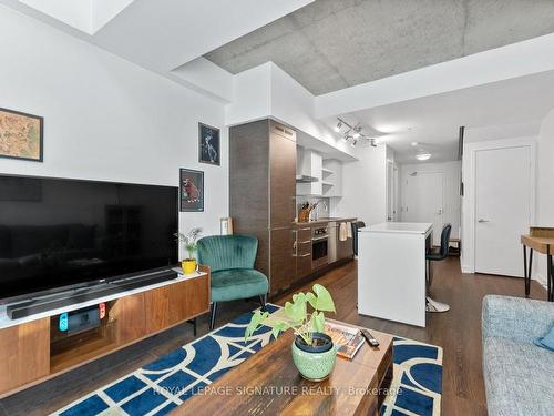 333-1030 King St W, Toronto, ON - Indoor