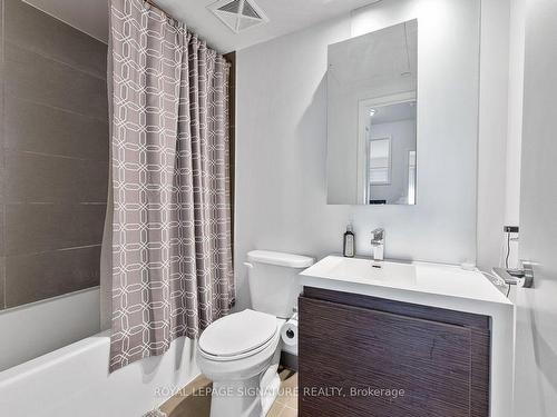 333-1030 King St W, Toronto, ON - Indoor Photo Showing Bathroom