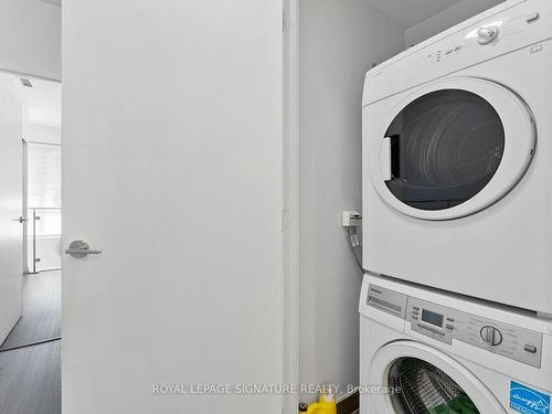 333-1030 King St W, Toronto, ON - Indoor Photo Showing Laundry Room