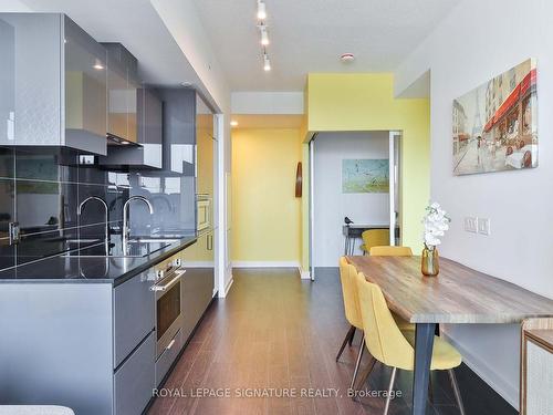 1411-121 St Patrick St, Toronto, ON - Indoor