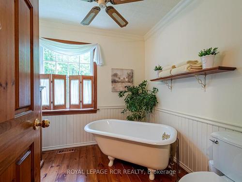 838051 4Th Line E, Mulmur, ON - Indoor Photo Showing Bathroom