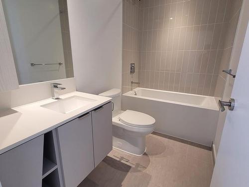 6002-3883 Quartz Rd, Mississauga, ON - Indoor Photo Showing Bathroom