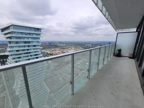 6002-3883 Quartz Rd, Mississauga, ON - Outdoor With View With Exterior