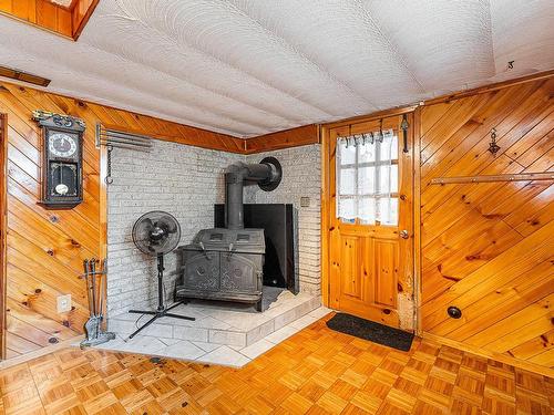 Family room - 112 Rue Nelson, Cowansville, QC - Indoor Photo Showing Other Room With Fireplace