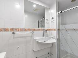 Ensuite bathroom - 