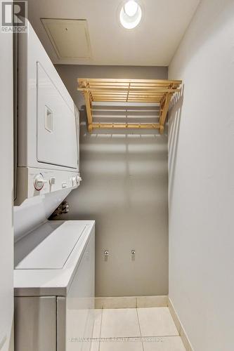 534 - 333 Adelaide Street E, Toronto, ON - Indoor Photo Showing Laundry Room