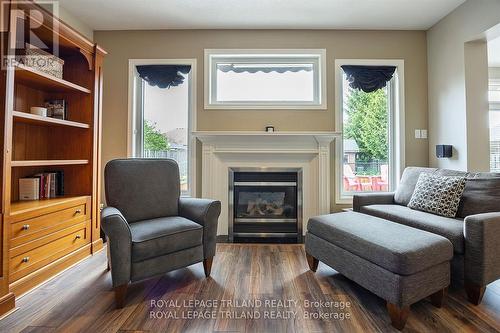 337 Plane Tree Drive, London, ON - Indoor Photo Showing Living Room With Fireplace