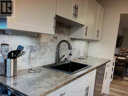 88 Homestead Crescent, London, ON - Indoor Photo Showing Kitchen