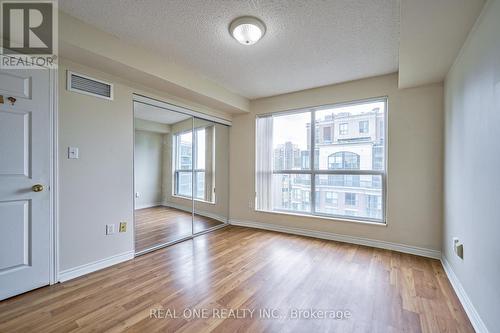 2203 - 7 Lorraine Drive, Toronto, ON - Indoor Photo Showing Other Room