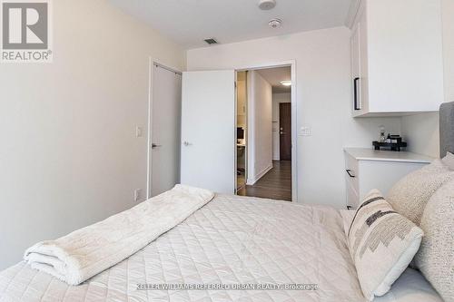 715 - 15 Baseball Place, Toronto (South Riverdale), ON - Indoor Photo Showing Bedroom