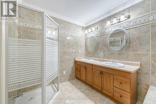 2130 Autumn Breeze Drive N, Mississauga, ON - Indoor Photo Showing Bathroom