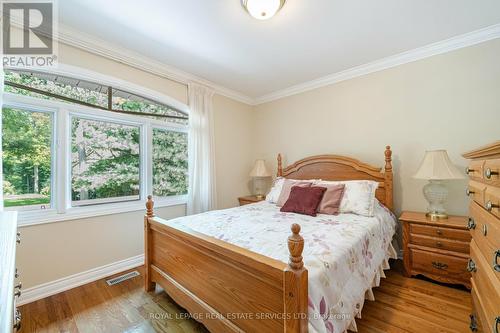 2130 Autumn Breeze Drive N, Mississauga, ON - Indoor Photo Showing Bedroom