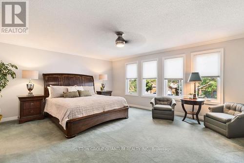 2940 Harvey Crescent, Mississauga, ON - Indoor Photo Showing Bedroom