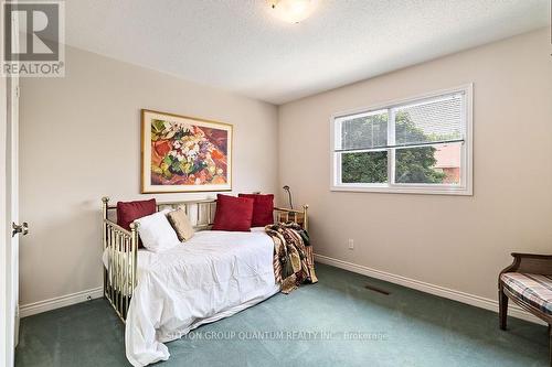 2940 Harvey Crescent, Mississauga, ON - Indoor Photo Showing Bedroom