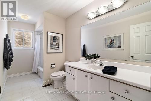 2940 Harvey Crescent, Mississauga, ON - Indoor Photo Showing Bathroom